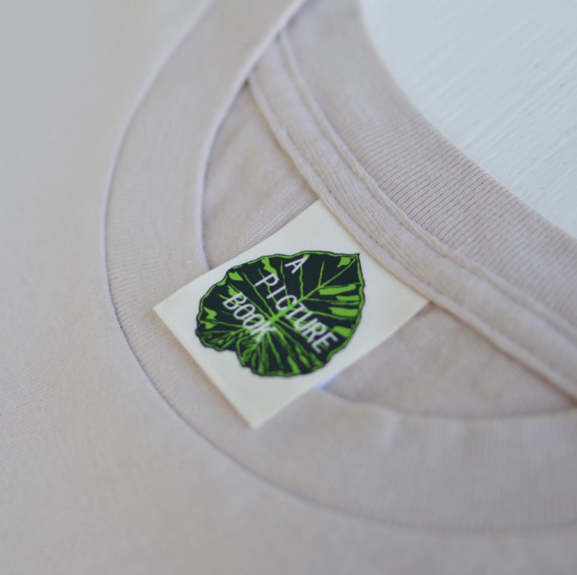 染め図鑑Tシャツ カンムリワシ