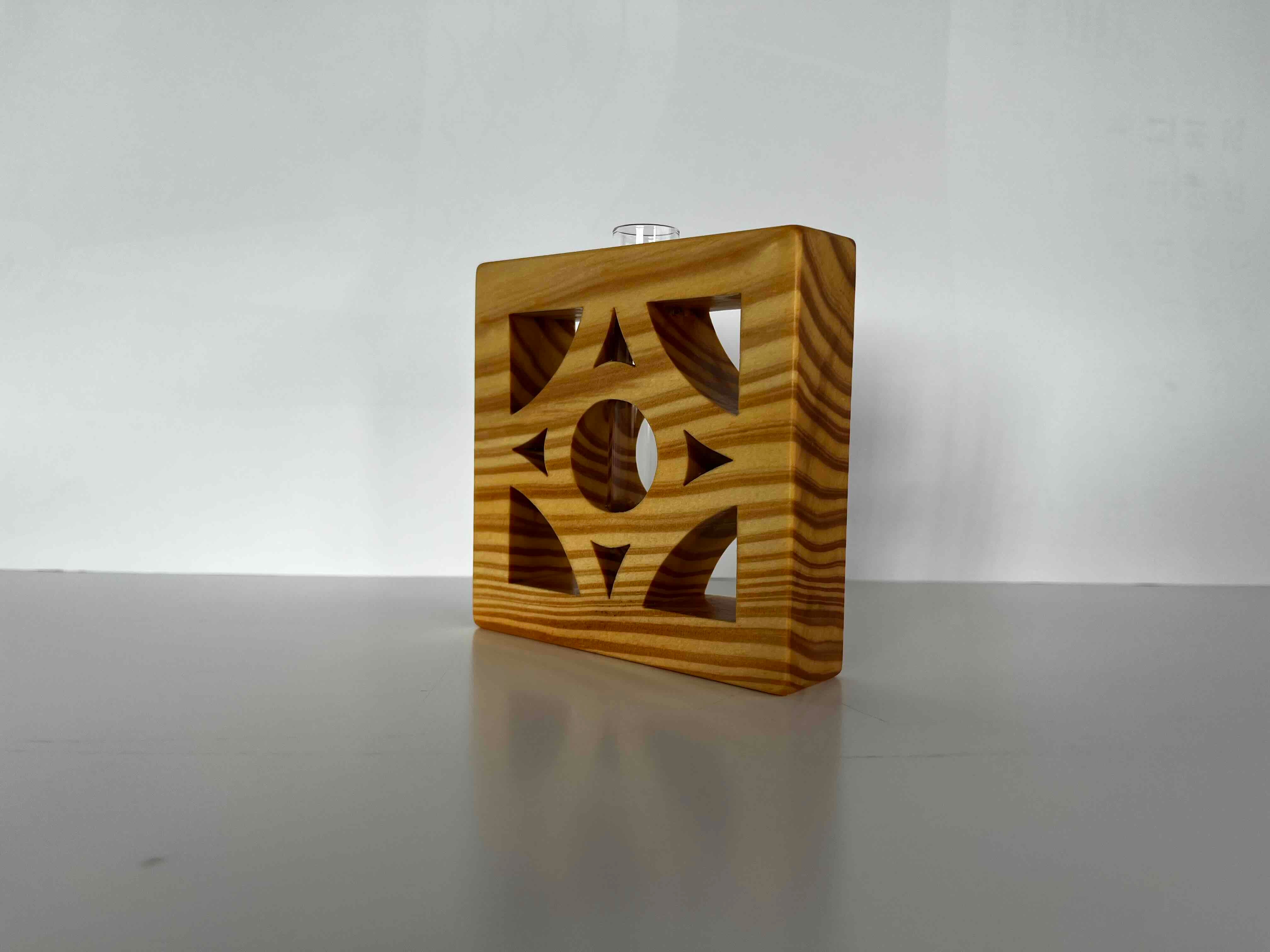 『木工房もり~む 』沖縄の木の花ブロック一輪挿し:あなたの生活を、おきなわの木で彩る