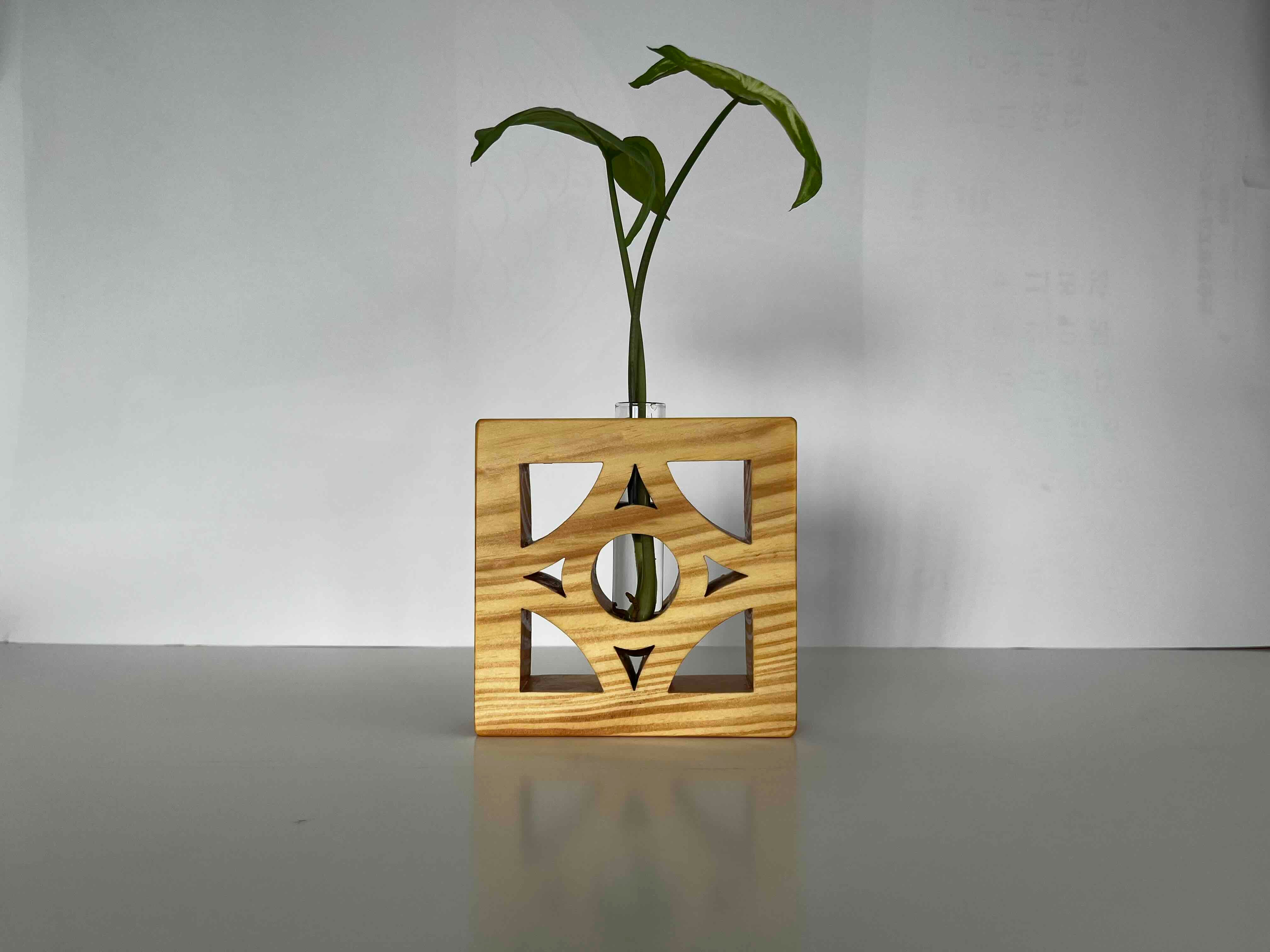 『木工房もり~む 』沖縄の木の花ブロック一輪挿し:あなたの生活を、おきなわの木で彩る