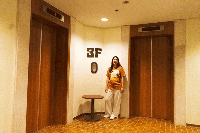 ホテルオリジナル宜保朝子コラボTシャツ エレベーター|ザ・ムーンビーチ ミュージアムリゾート