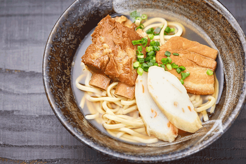 【期間・数量限定】年越しそばは、本場沖縄直送 大家のそば(4食分)+ミニコーレーグスセット