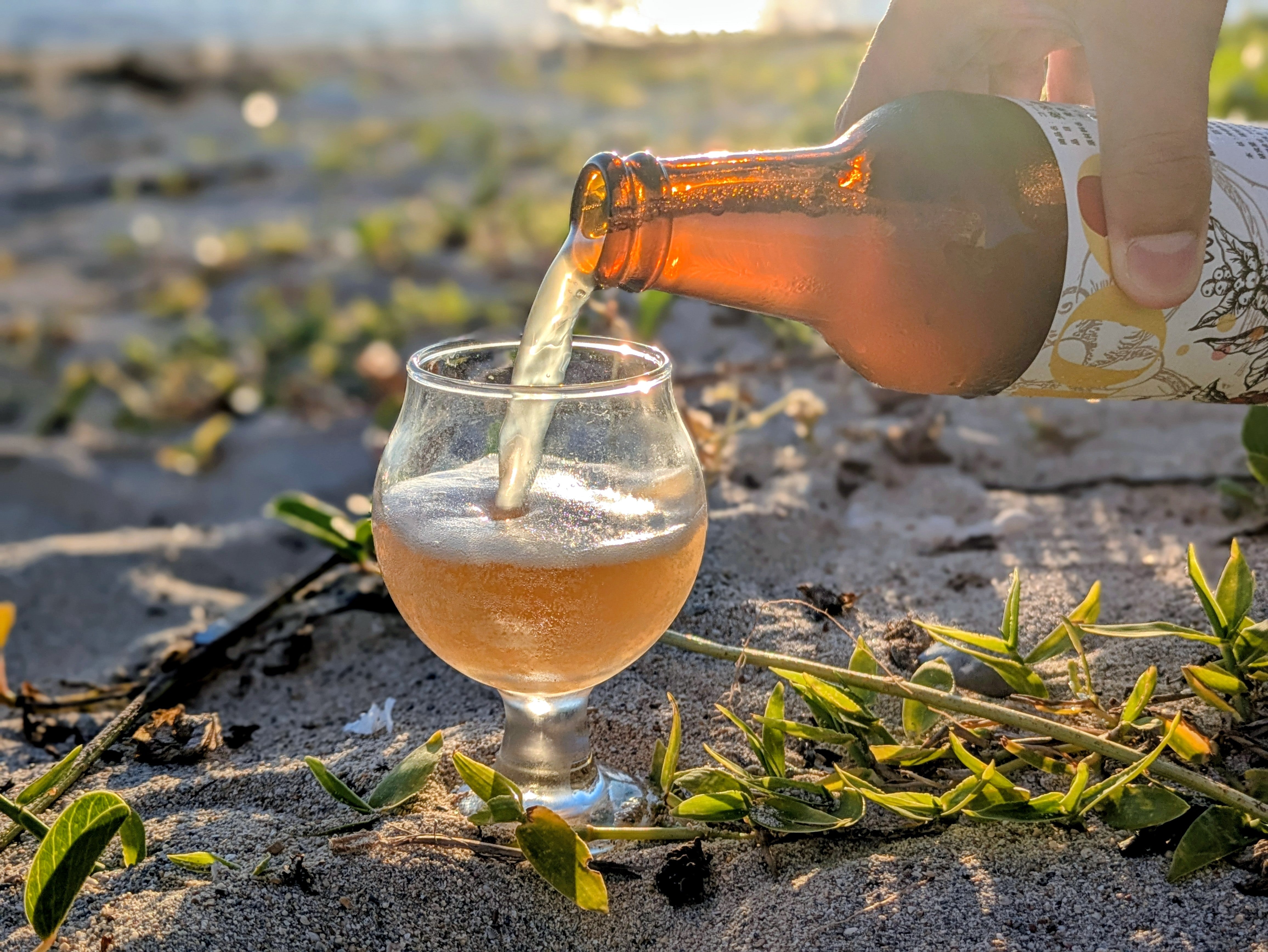 世界初!白いコーヒーチェリービール|沖縄の風と果実が香るホワイトエール(6本セット)